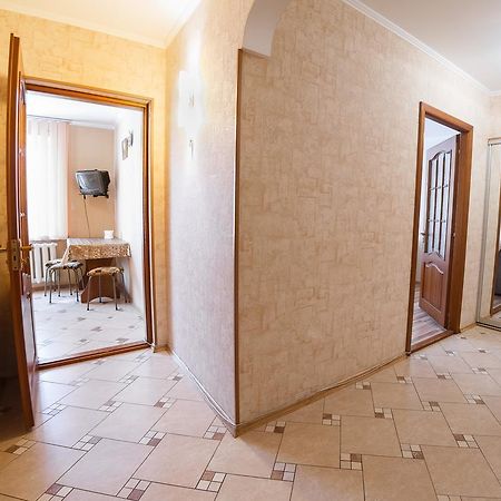 Clean And Comfortable Apartments On Karl Marx Street ティラスポリ エクステリア 写真