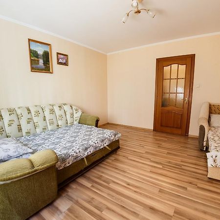 Clean And Comfortable Apartments On Karl Marx Street ティラスポリ エクステリア 写真