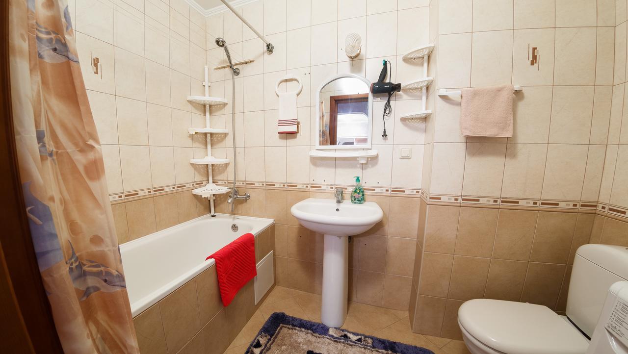 Clean And Comfortable Apartments On Karl Marx Street ティラスポリ エクステリア 写真