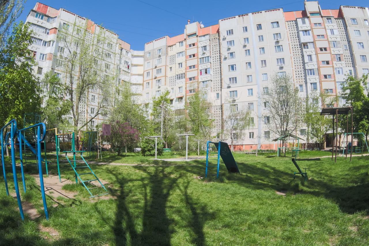 Clean And Comfortable Apartments On Karl Marx Street ティラスポリ エクステリア 写真